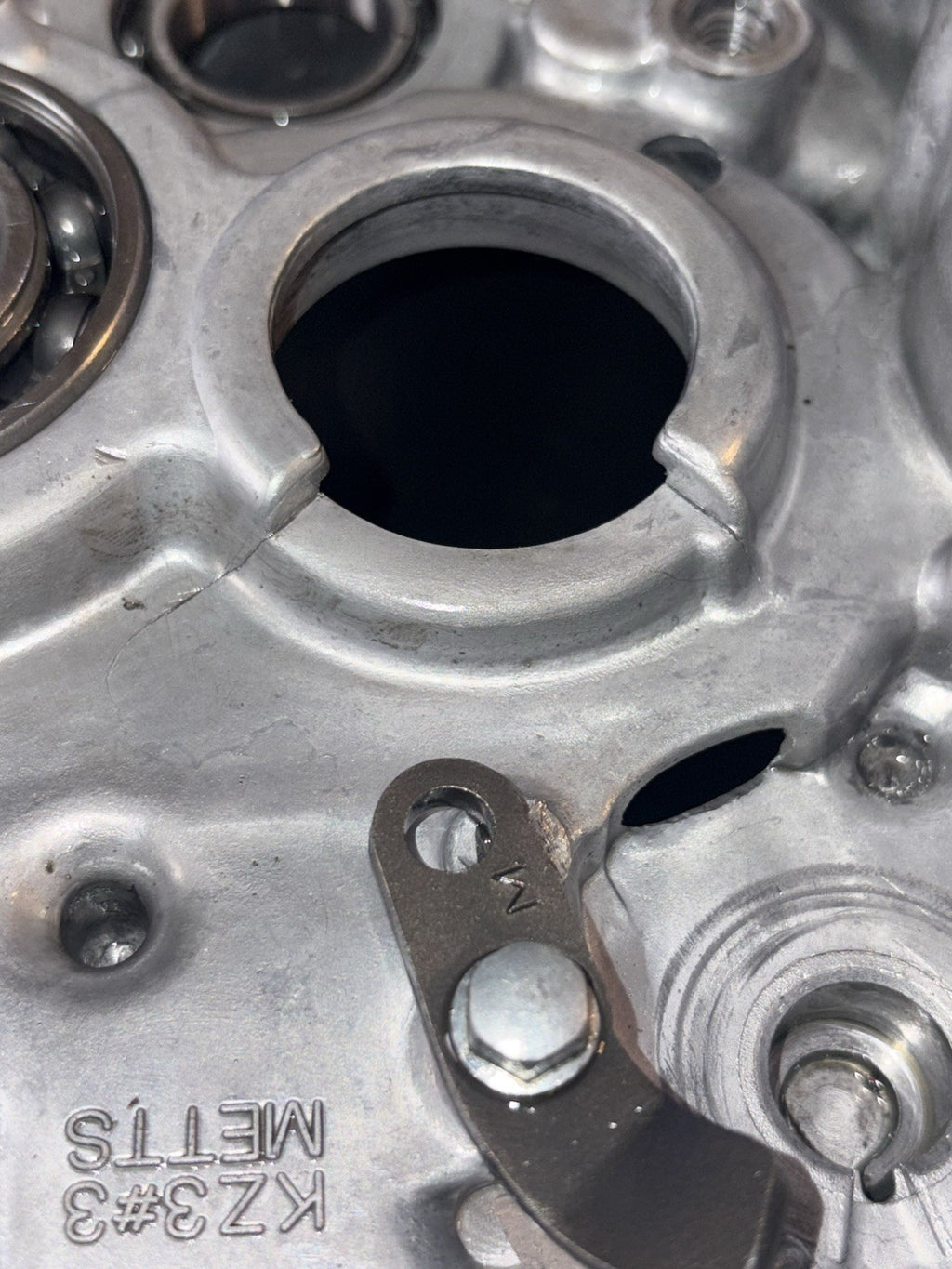 2000 2001 HONDA CR250R OEM RIGHT ENGINE CRANKCASE CRANK CASE *FOR REPAIR