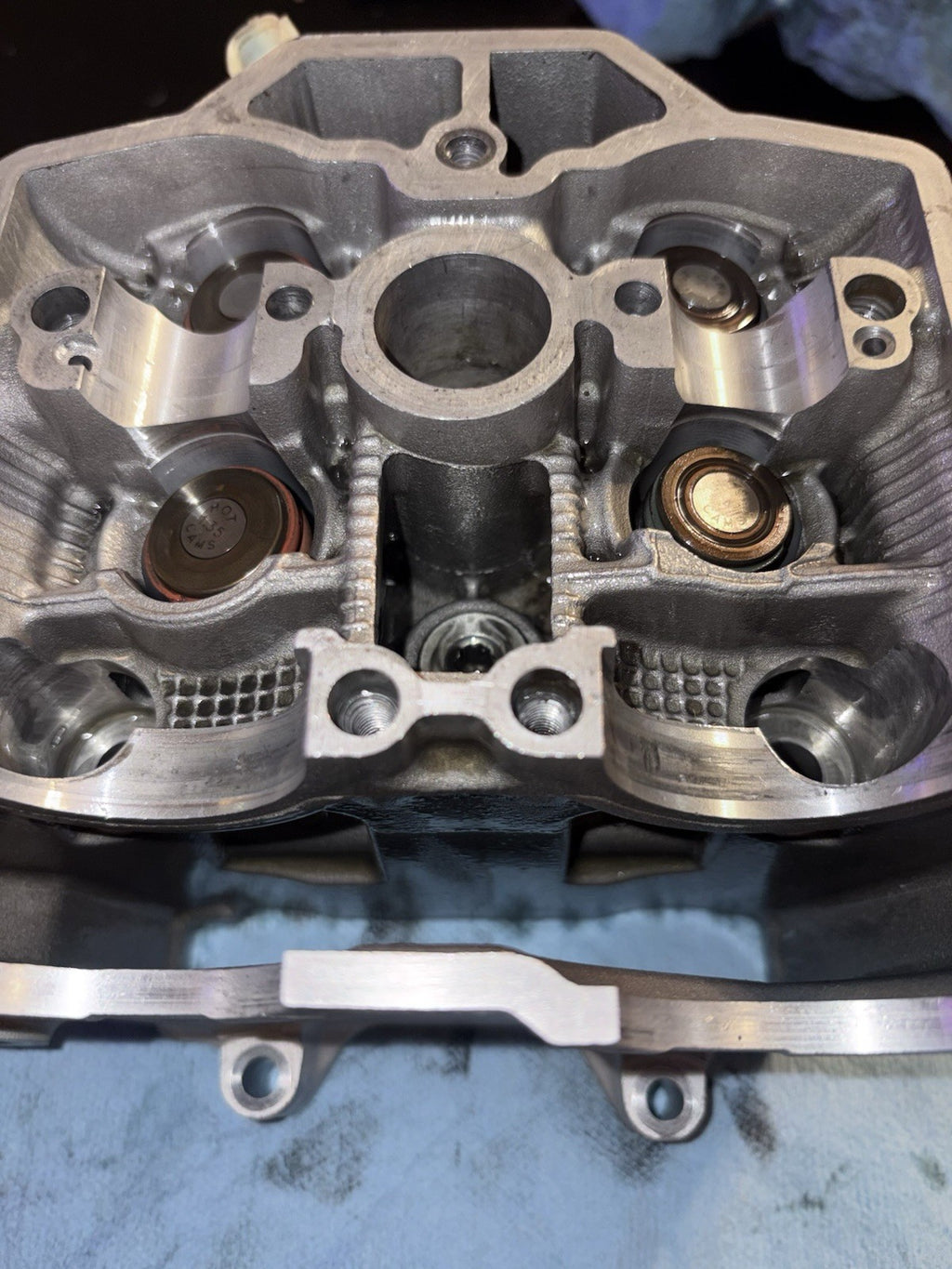 2016 Yamaha YZ450F OEM Cylinder Head Valve Train Assembly Camshaft Caps Tower