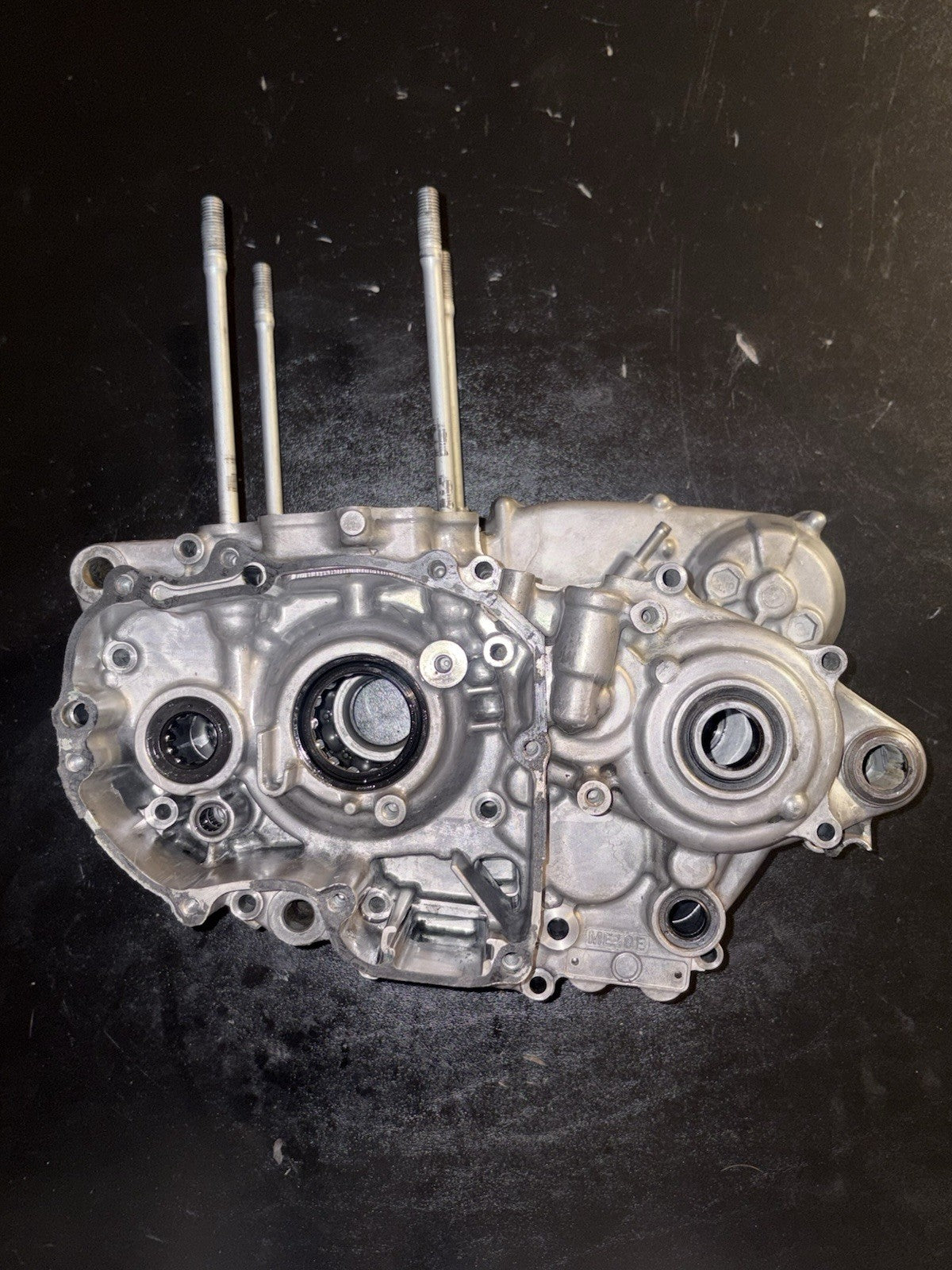 2006 Honda Crf250r OEM Engine Motor Crankcase Cases Block Bottom End Left Right