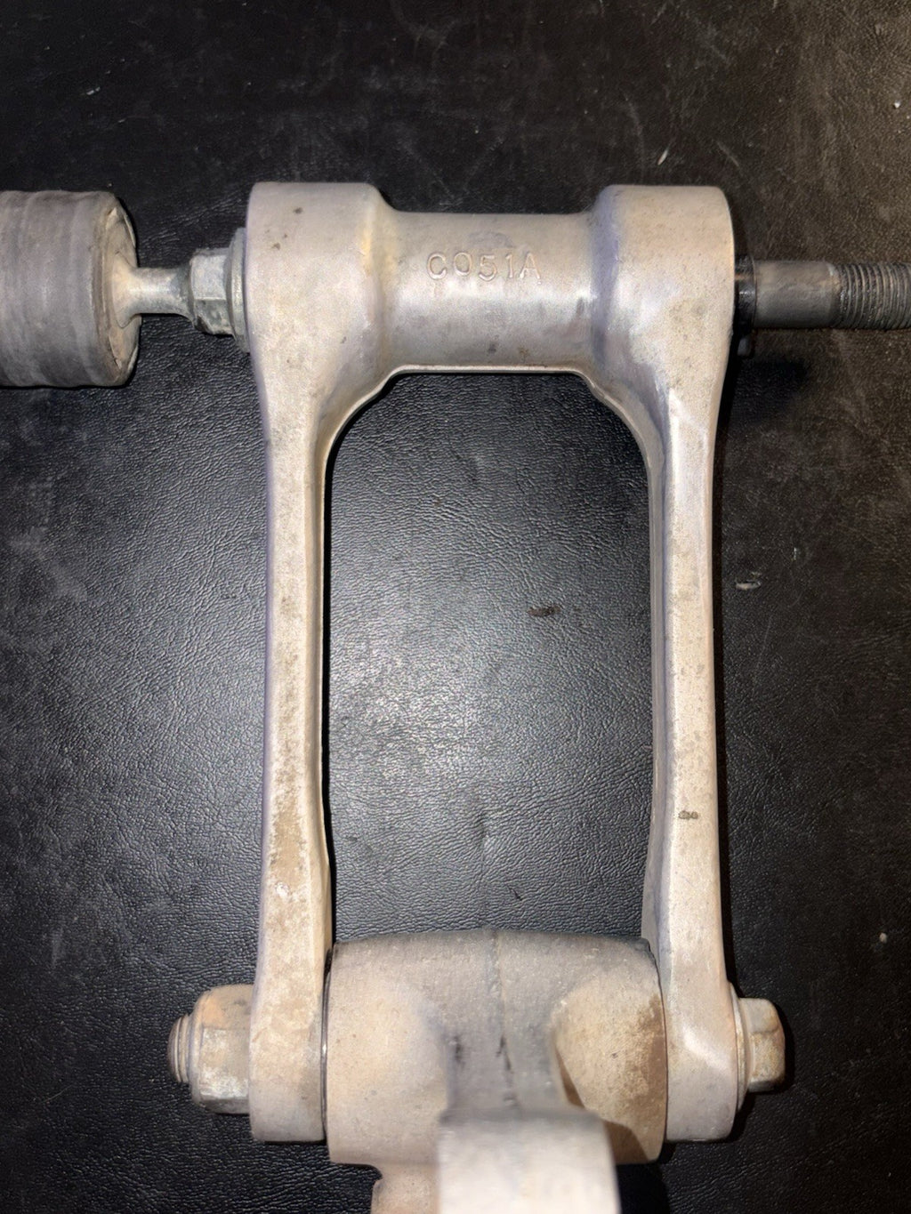 2006 - 2009 HONDA CRF250R OEM REAR SHOCK SWINGARM LINKAGE ARM DOG BONE PIVIOT