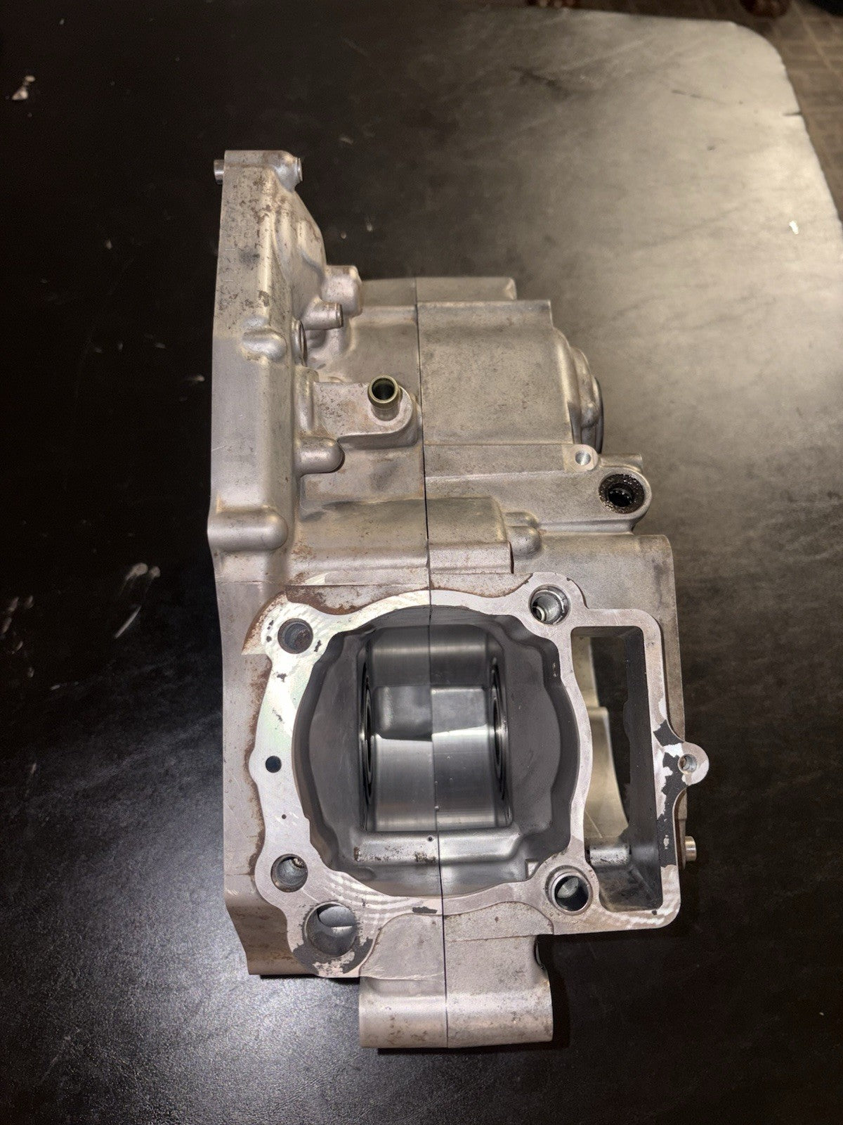2016 RMZ250 RMZ 250 OEM Engine Motor Crankcase Set Block Half Cases Left Right