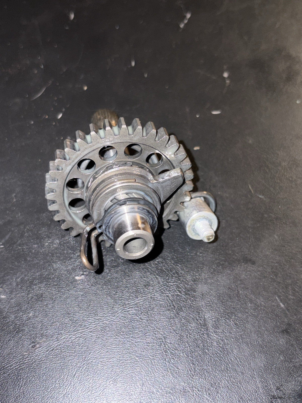 2014-2017 KTM Sx85 85 Sx OEM Kickstart Starter Gear Spring Shaft Spindle Idler