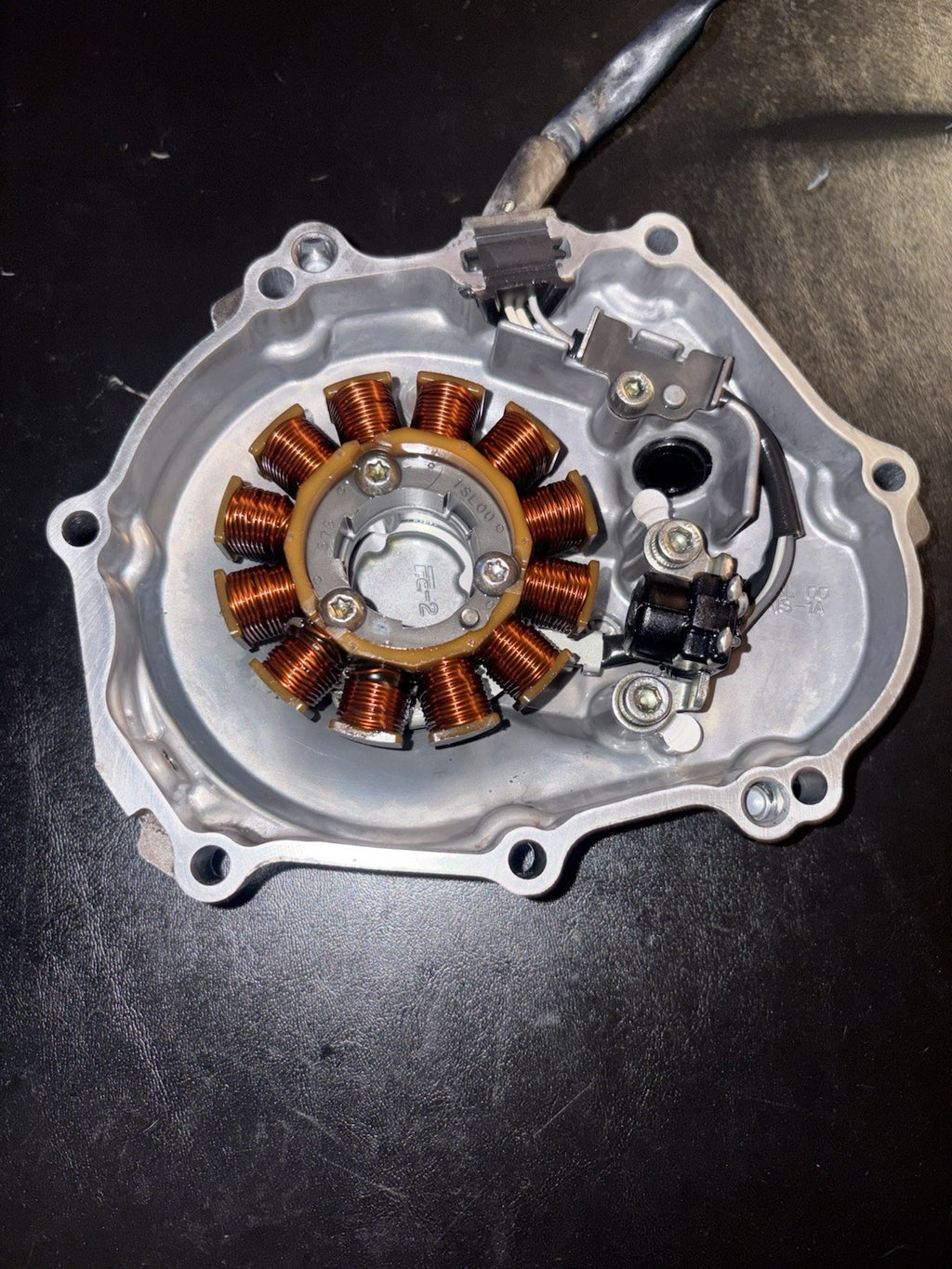 2014 - 2017 YAMAHA YZ450F YZ 450F OEM STATOR GENERATOR IGNITION ENGINE COVER