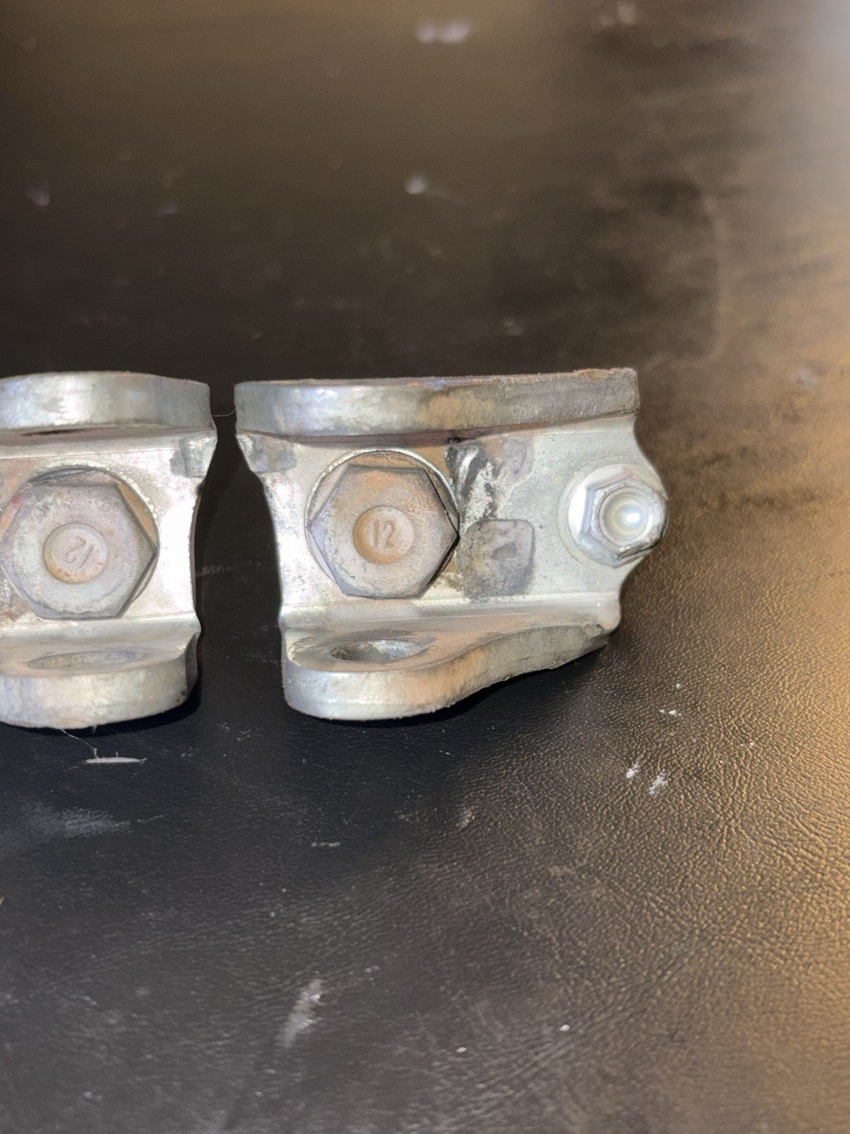 2004 honda 02-12 crf450r OEM LEFT RIGHT FOOT PEG MOUNTS