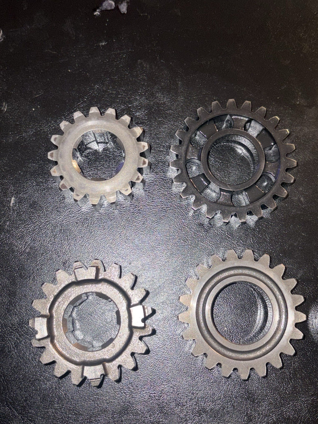 2000 Honda Cr250r OEM Transmission Main Shaft Gears Gear