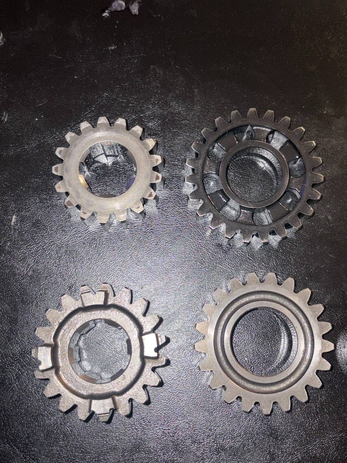 2000 Honda Cr250r OEM Transmission Main Shaft Gears Gear