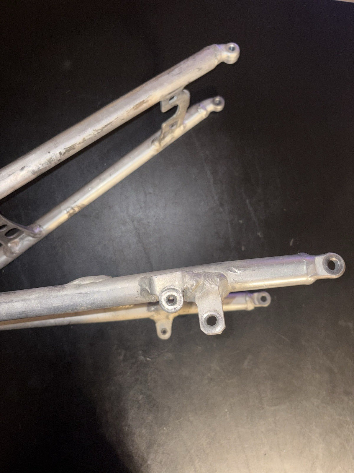 2005 04 - 05 CRF250R CRF250 Sub Frame Chassis Seat Rail Subframe 50200-KRN-730
