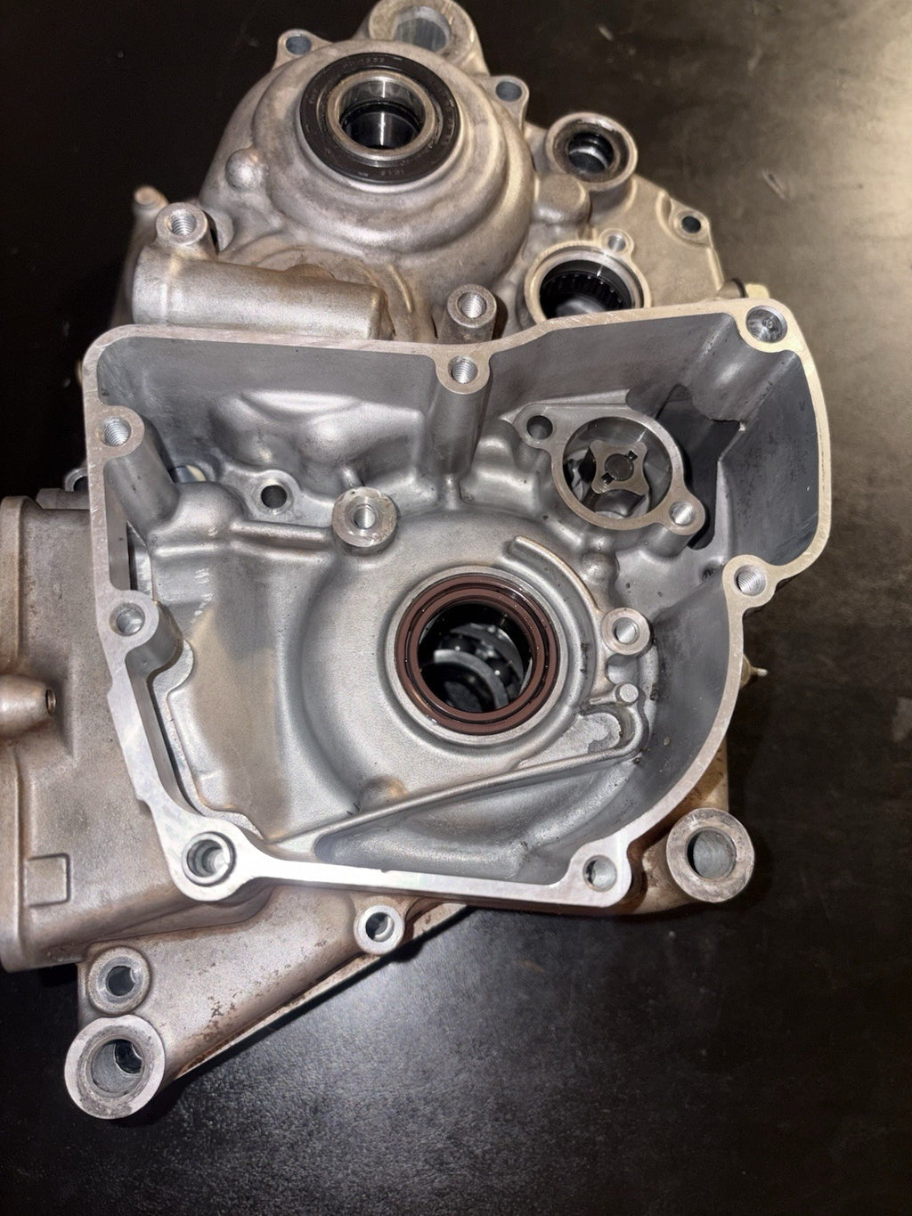 2016 RMZ250 RMZ 250 OEM Engine Motor Crankcase Set Block Half Cases Left Right