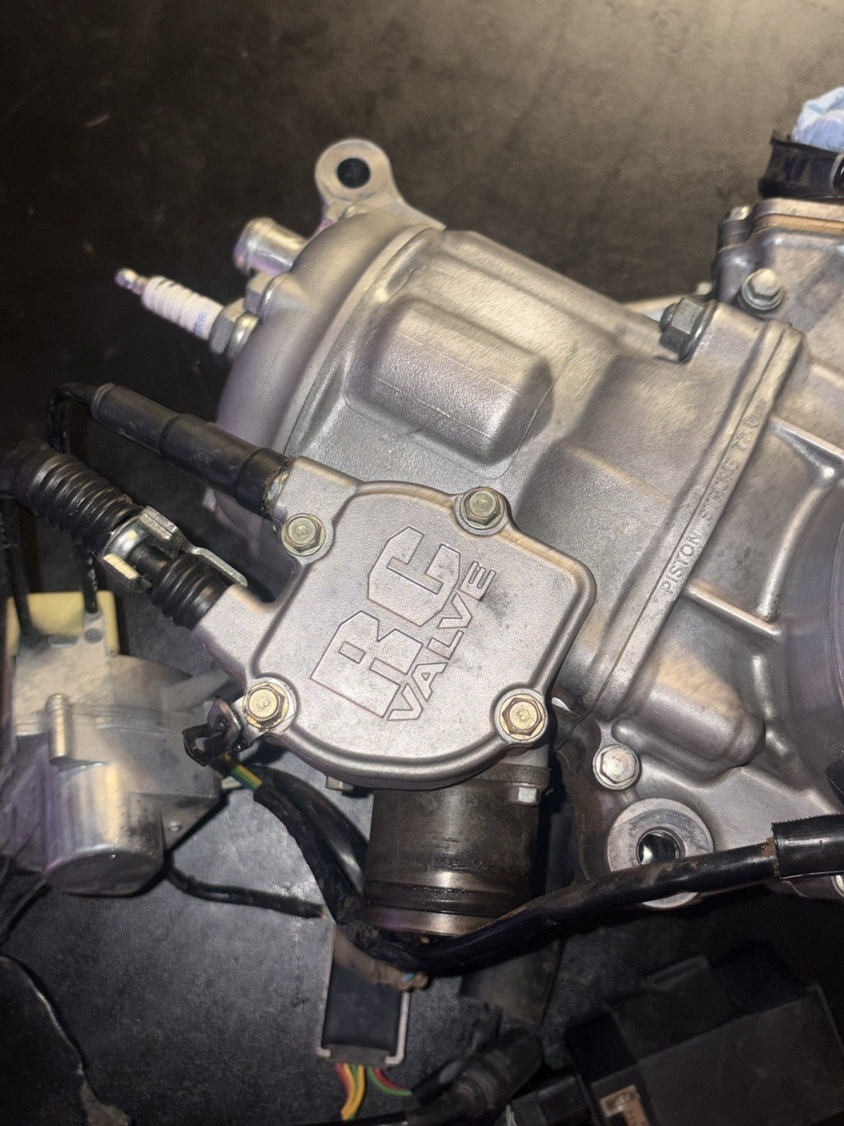 2002 Honda CR250R Complete Engine Motor Transmission Bottom Top Crank Case