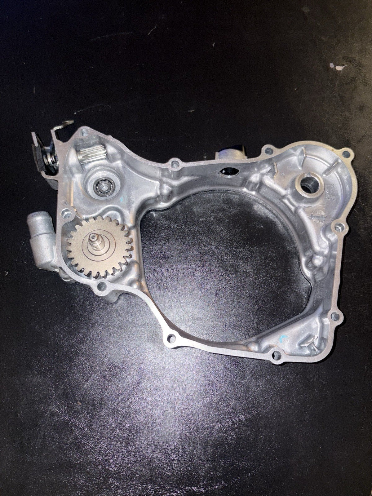 2002 Honda Cr125r Inner Intermediate Clutch Right Case Cover Water Pump Housing