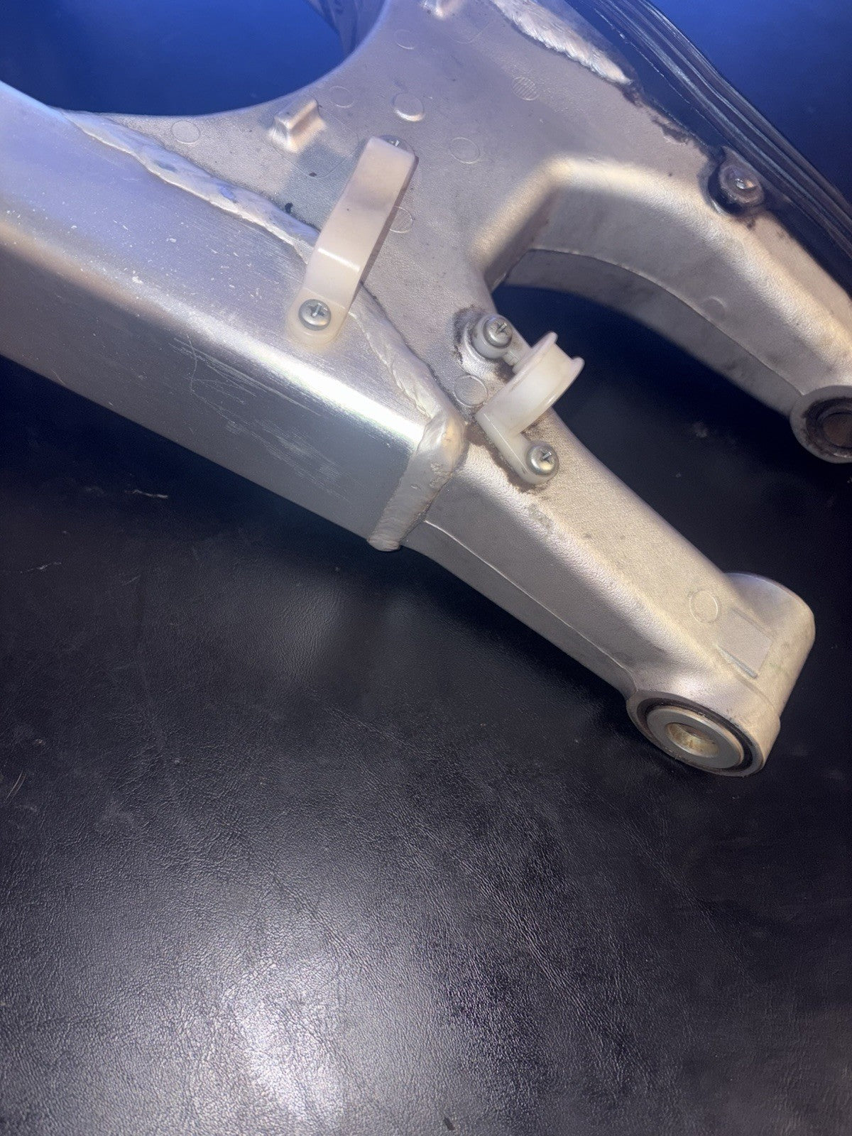 2005-2008 Honda Crf450r Crf 450 R OEM Swing Arm Swingarm Chain Guard Slider