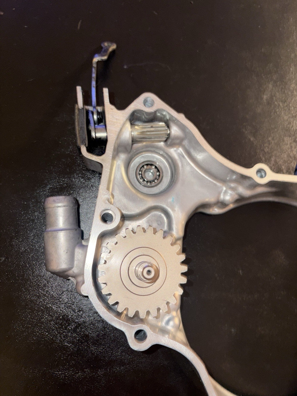 2002 Honda Cr125r Inner Intermediate Clutch Right Case Cover Water Pump Housing