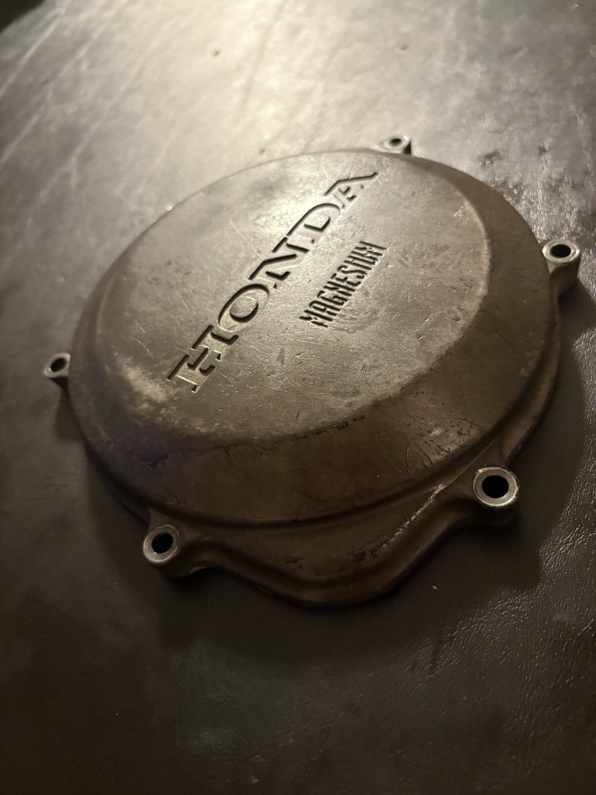2004 02-08 HONDA CRF450R OEM RIGHT SIDE CASE OUTER CLUTCH COVER 11351-MEB-670