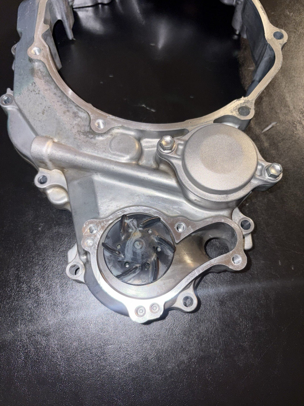 2014-2017 2016 Yamaha YZ450F Inner Clutch Cover Right Case Water Pump Housing