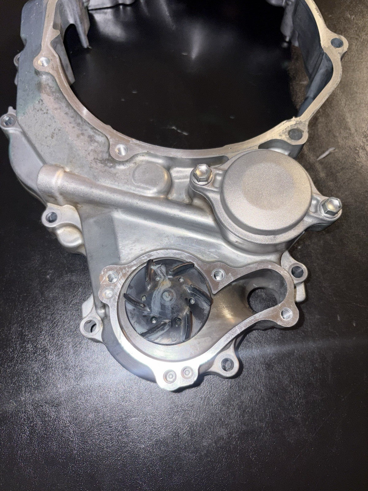 2014-2017 2016 Yamaha YZ450F Inner Clutch Cover Right Case Water Pump Housing