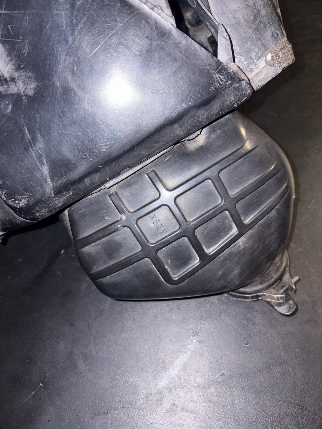 2003 HONDA CR250R OEM AIRBOX AIR CLEANER FILTER BOX INTAKE MANIFOLD BOOT ELEMENT