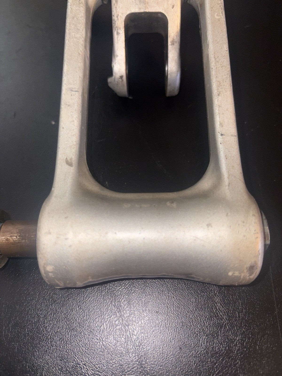 2004 YAMAHA YZ450F OEM REAR SHOCK SWINGARM LINKAGE LINKS RELAY ARM NICE!!