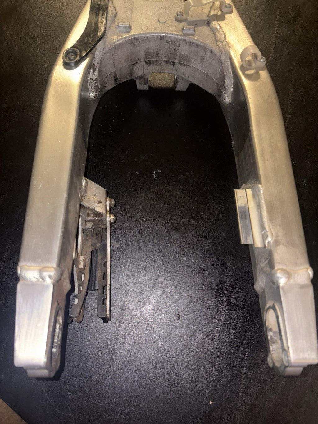 2005-2008 Honda Crf450r Crf 450 R OEM Swing Arm Swingarm Chain Guard Slider
