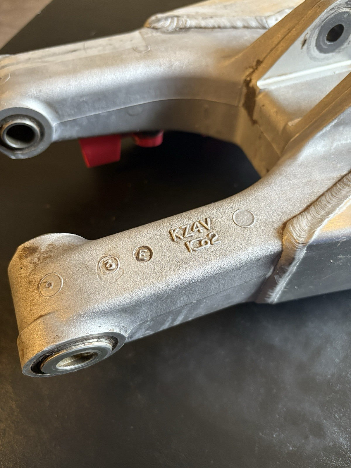 2004 04 CRF450R CRF450 OEM Swingarm Swing Arm Rear Guard Slider Assembly