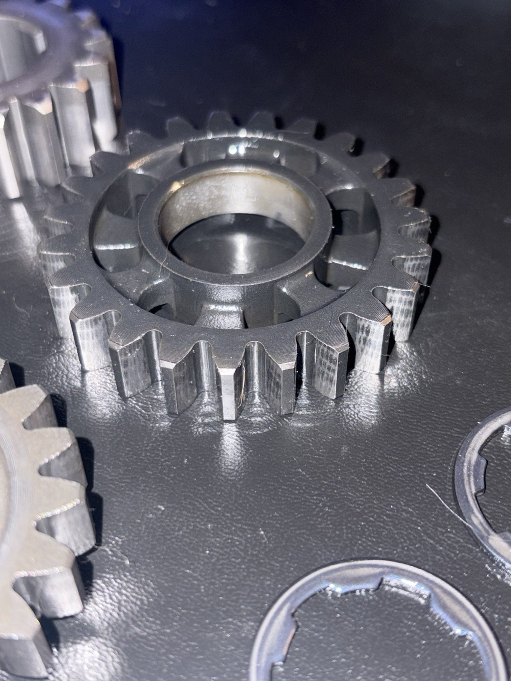 2000 Honda Cr250r OEM Transmission Main Shaft Gears Gear