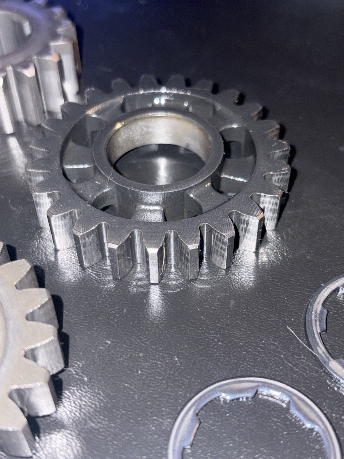 2000 Honda Cr250r OEM Transmission Main Shaft Gears Gear
