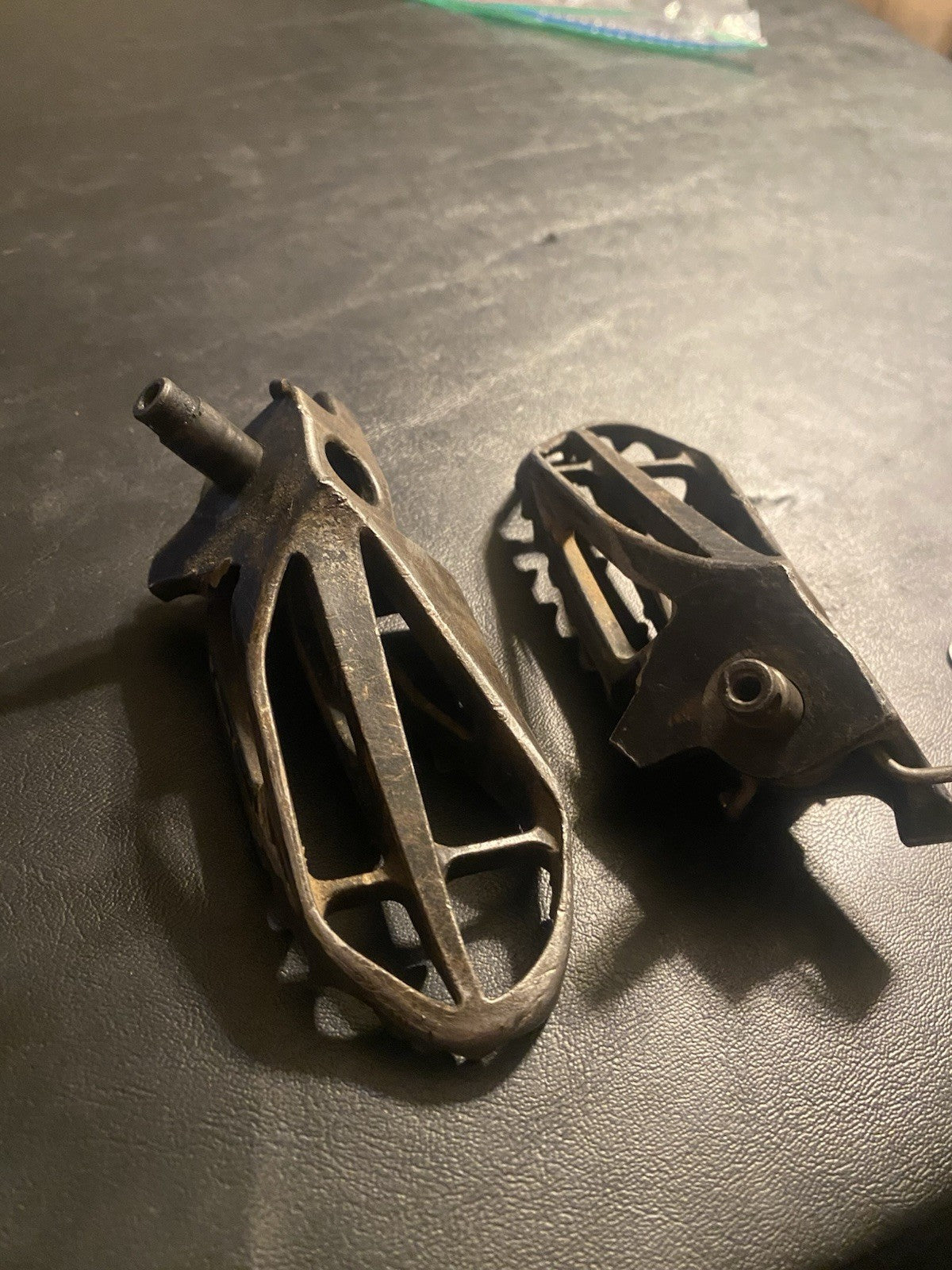 CRF450R FOOTPEGS KIT FOOT PEGS RESTS GENUINE OEM HONDA CRF 450 R (2004-2008)