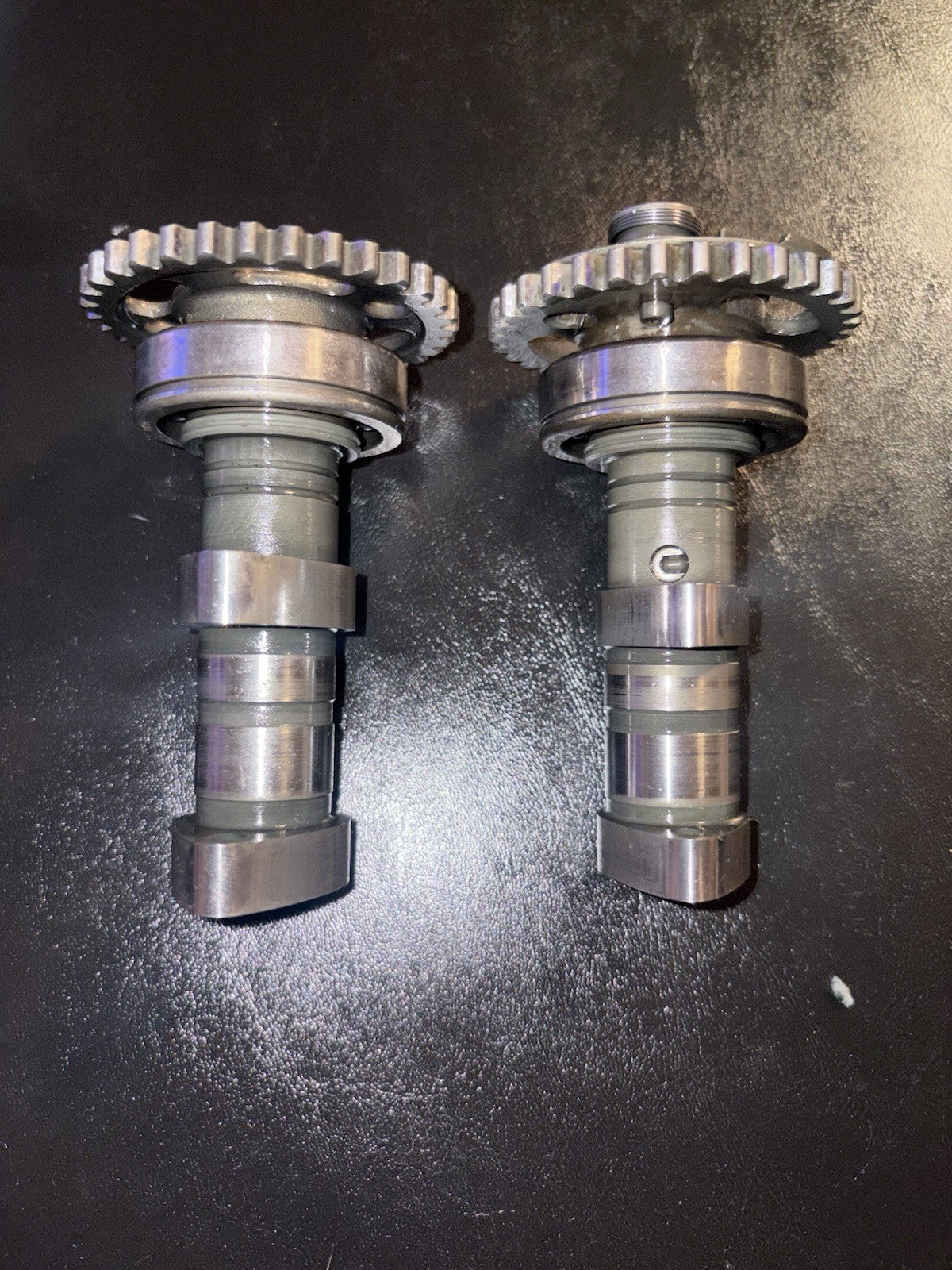 2016 Yamaha YZ450F OEM Cylinder Head Valve Train Assembly Camshaft Caps Tower