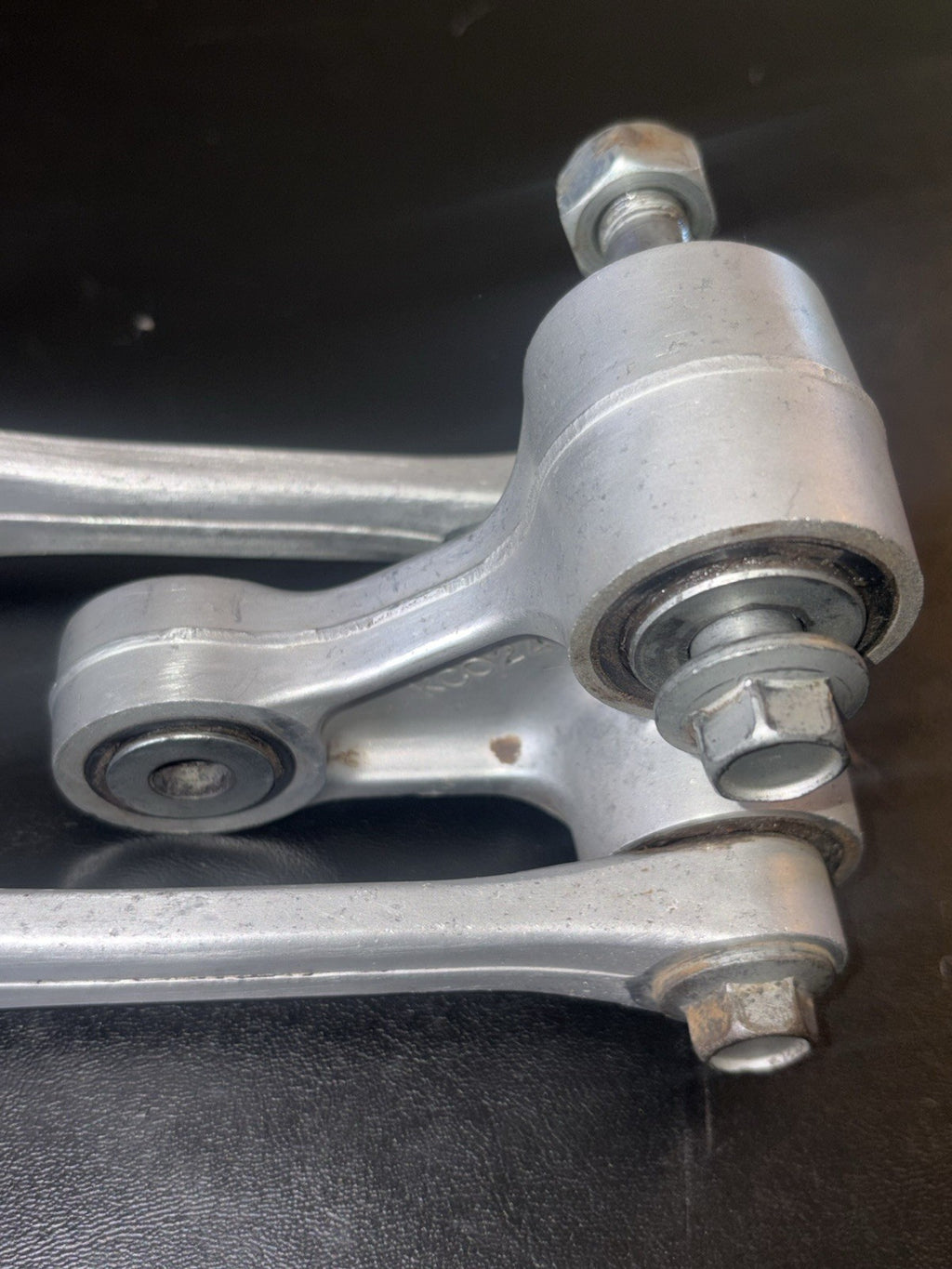 2004 Honda 03-04 CRF450R OEM REAR SHOCK LINKAGE LINKS ARM SUSPENSION 52479-MEB-7