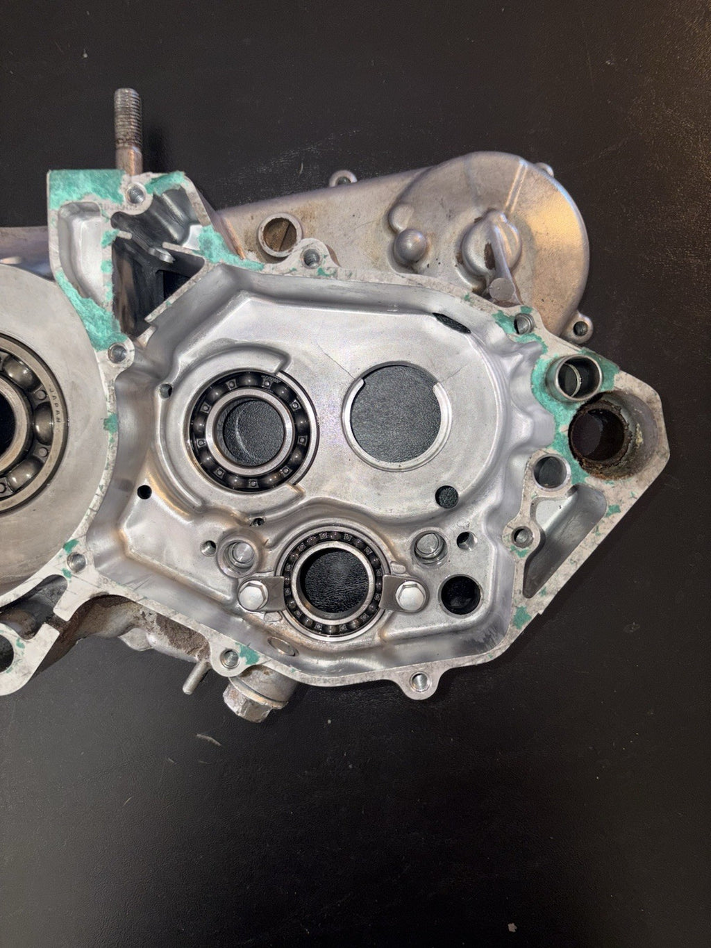 2000 2001 HONDA CR250R OEM RIGHT ENGINE CRANKCASE CRANK CASE *FOR REPAIR