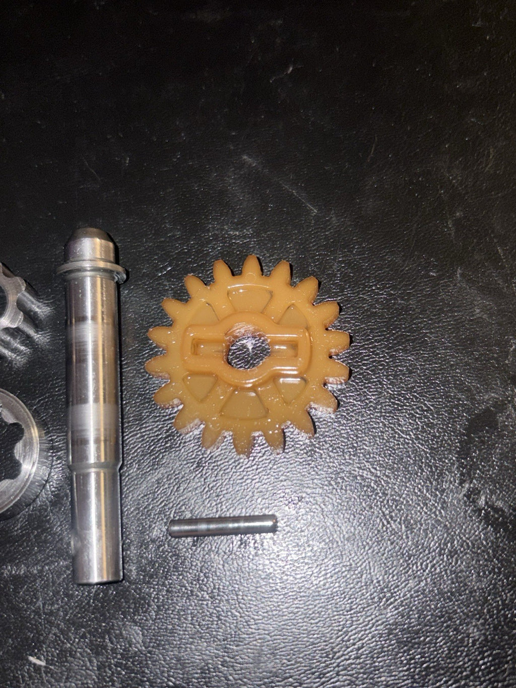 2004 - 2009 Honda CRF250R OEM Oil Pump Gear Shaft Assembly Complete