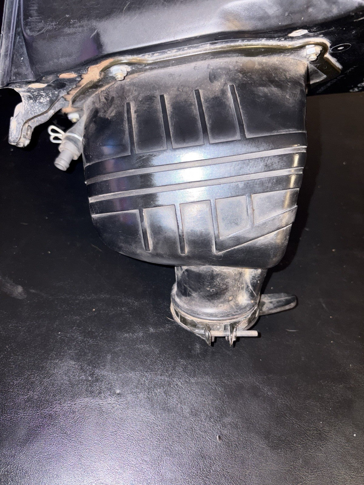 2005 05 CRF250R CRF250 OEM Air Box Cleaner Airbox Intake Filter Cage Assembly