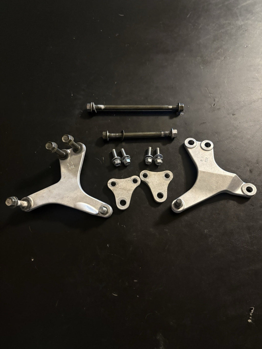 2006 - 2009 Yamaha YZ450F OEM Engine Motor Mounts Stay Brackets Hangers Assembly