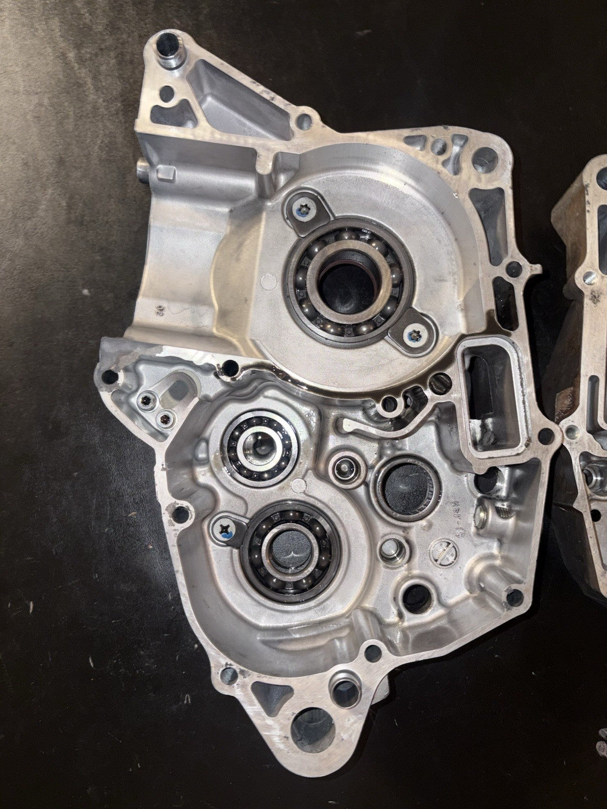 2016 RMZ250 RMZ 250 OEM Engine Motor Crankcase Set Block Half Cases Left Right