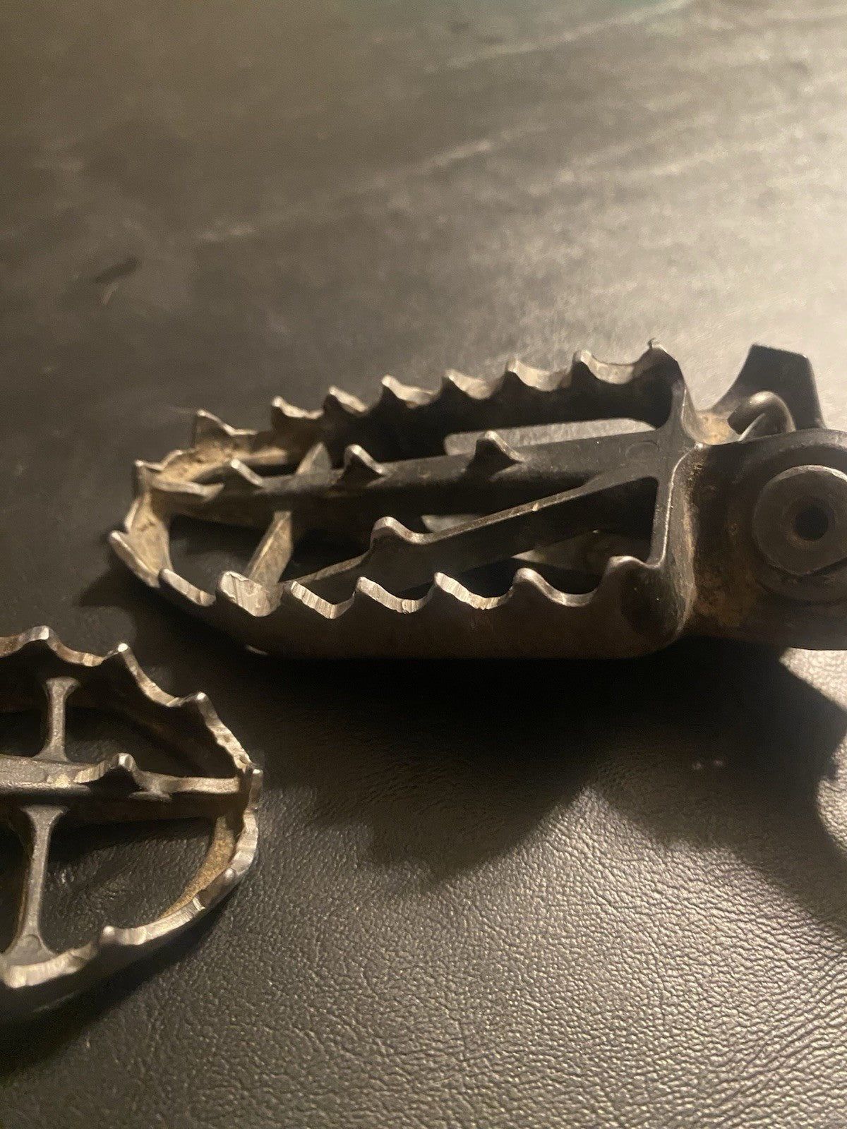 CRF450R FOOTPEGS KIT FOOT PEGS RESTS GENUINE OEM HONDA CRF 450 R (2004-2008)