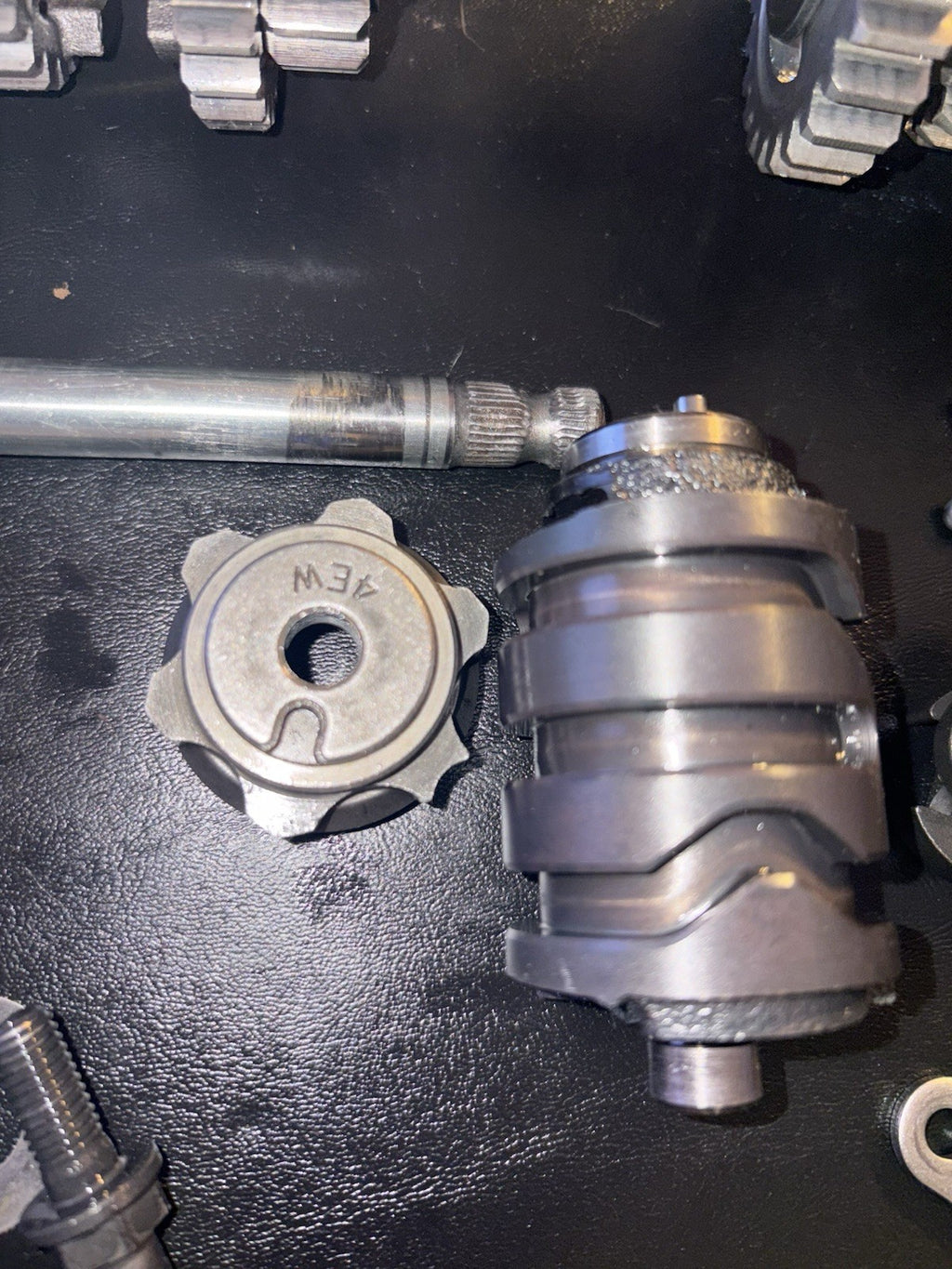 00-01 2000 YZ125 YZ 125 OEM Transmission Axle Shaft Gears Gearbox Shift Assembly