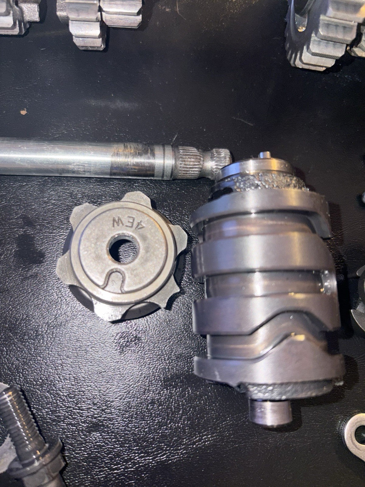 00-01 2000 YZ125 YZ 125 OEM Transmission Axle Shaft Gears Gearbox Shift Assembly