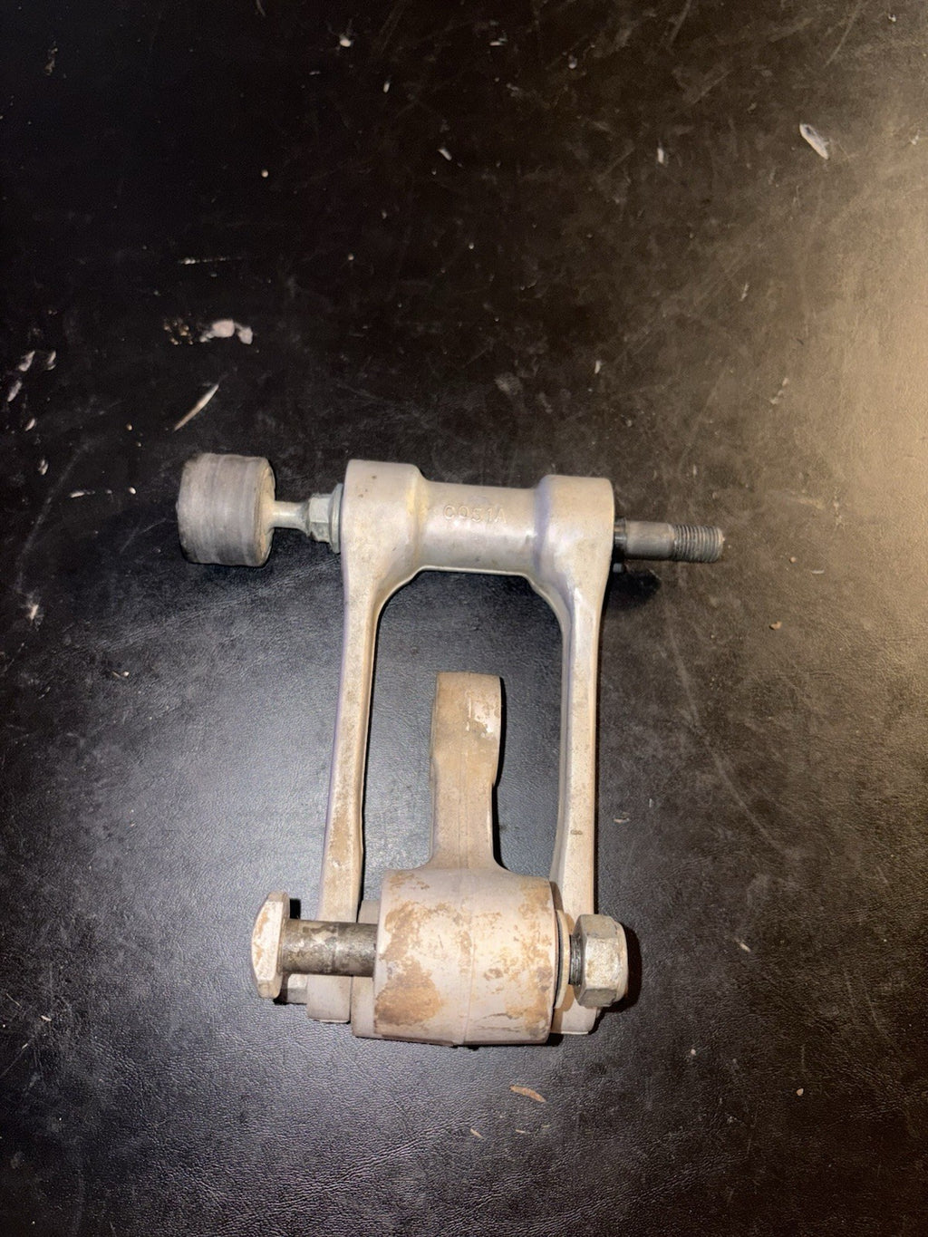 2006 - 2009 HONDA CRF250R OEM REAR SHOCK SWINGARM LINKAGE ARM DOG BONE PIVIOT