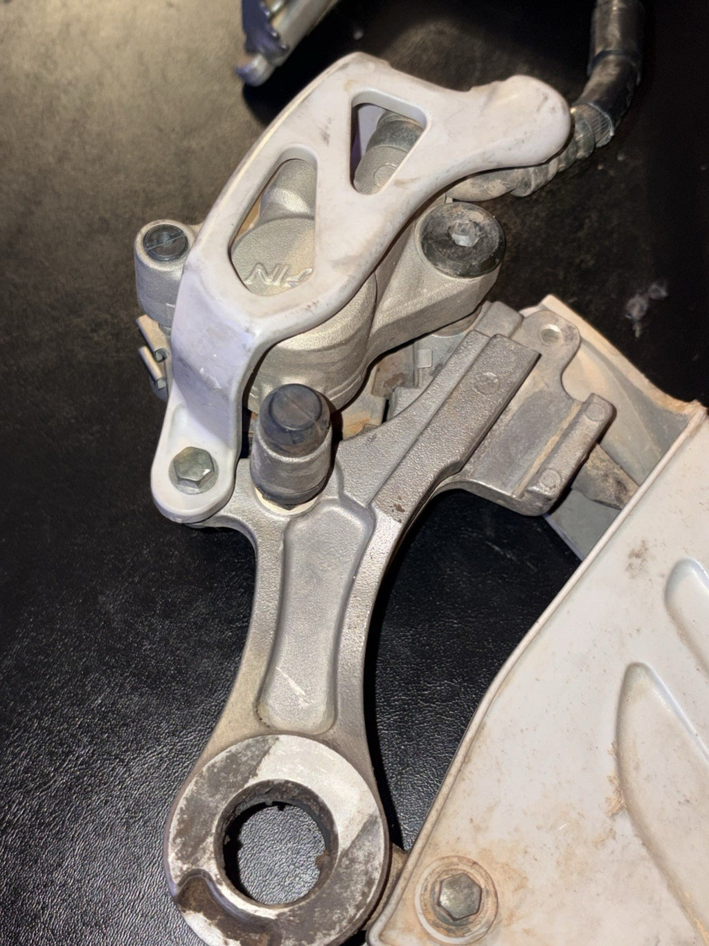 2004 YAMAHA YZ450F OEM NISSIN REAR BACK BRAKE CALIPER MASTER CYLINDER NICE!