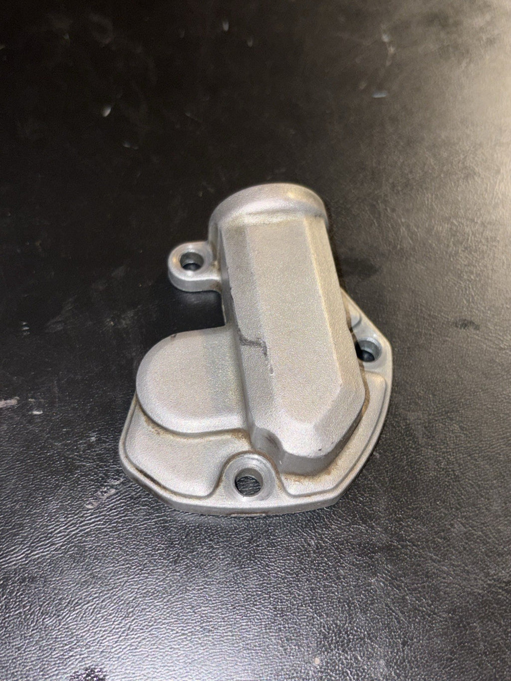 2014 - 2017 KTM Sx85 85 Sx OEM PV Power Valve Linkage Cylinder Cover  Assembly