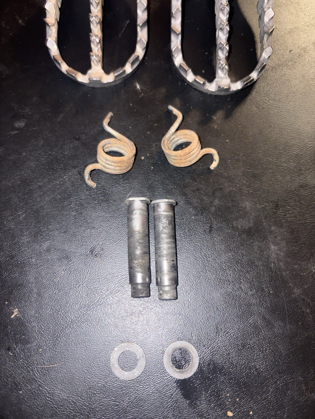 Crf250r Crf450r Cr125r Cr250r White Brothers Wide Foot Pegs Pins Springs