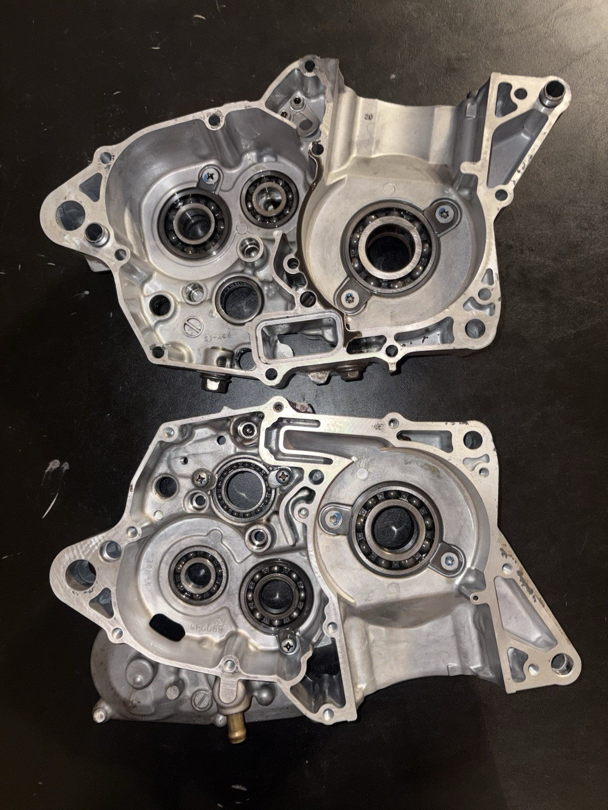 2016 RMZ250 RMZ 250 OEM Engine Motor Crankcase Set Block Half Cases Left Right